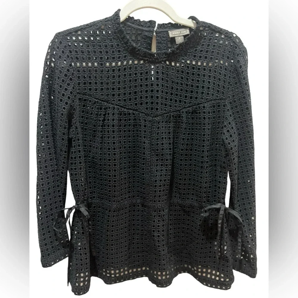 Point sur eyelet lace black blouse with lined tank size 2 excellent condition